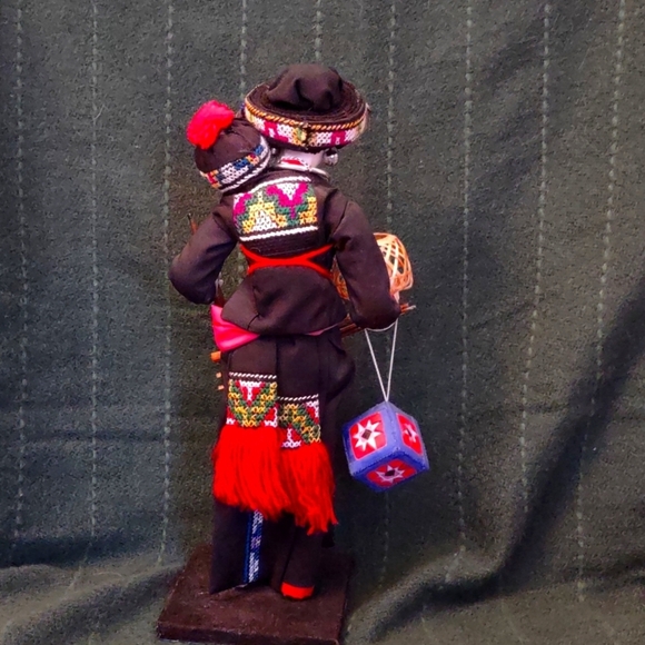 Handmade Doll Mother and Baby Made in Thailand - Picture 4 of 8